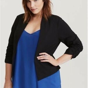 Torrid black studio crepe classic open front stretch jacket key size.2X 18/20